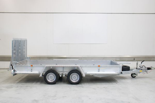Variant 3518 M4 – 12 – TB machine trailer with LED light set